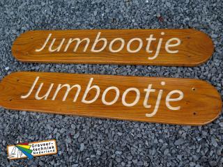 Graveren tekst in eiken houten plank tbv boot